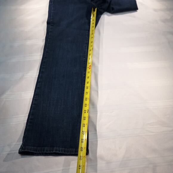 Levi’s Women’s Classic Bootcut Jeans Size 12 Dark Wash Mid Rise Stretch Denim - Picture 5 of 9
